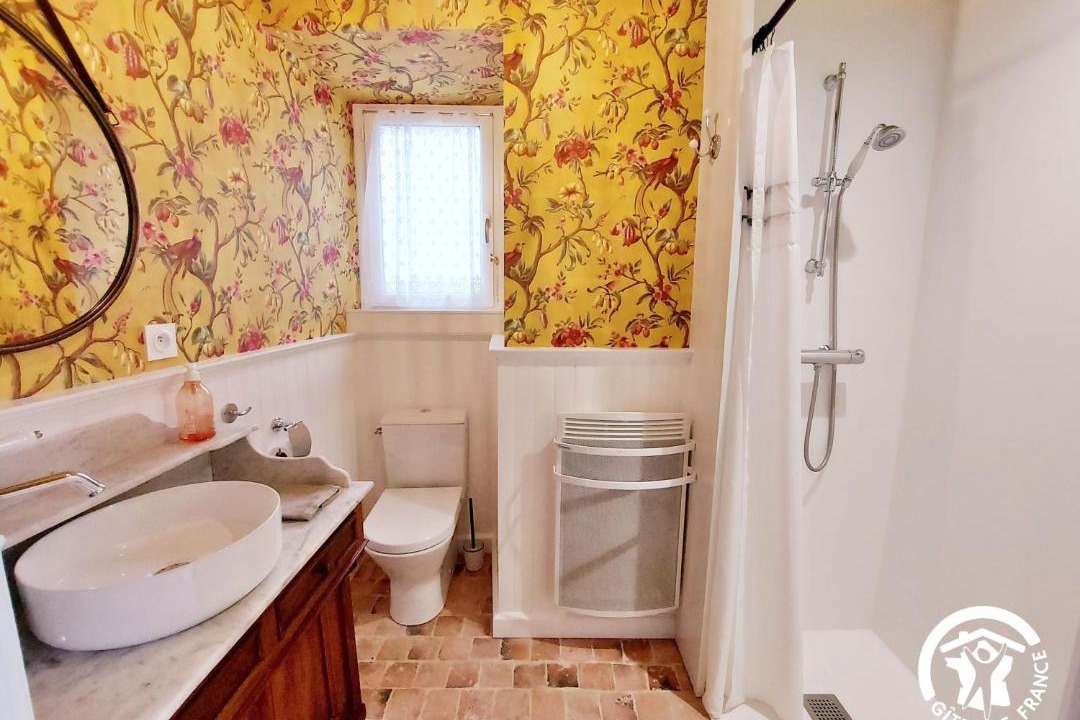 Photo of Bathroom in Ruille-Froid-Fonds