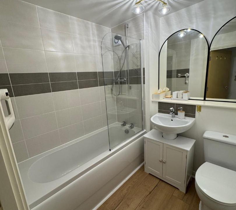 Photo of Bathroom in Newburgh