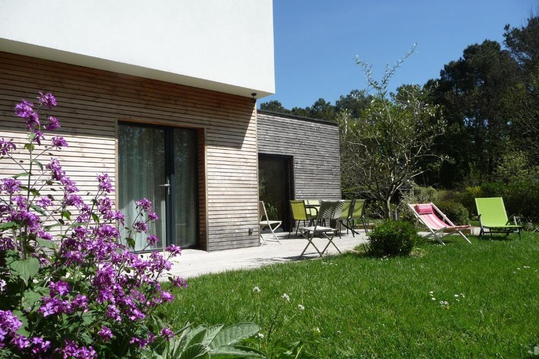 Photo of Others in Ferel