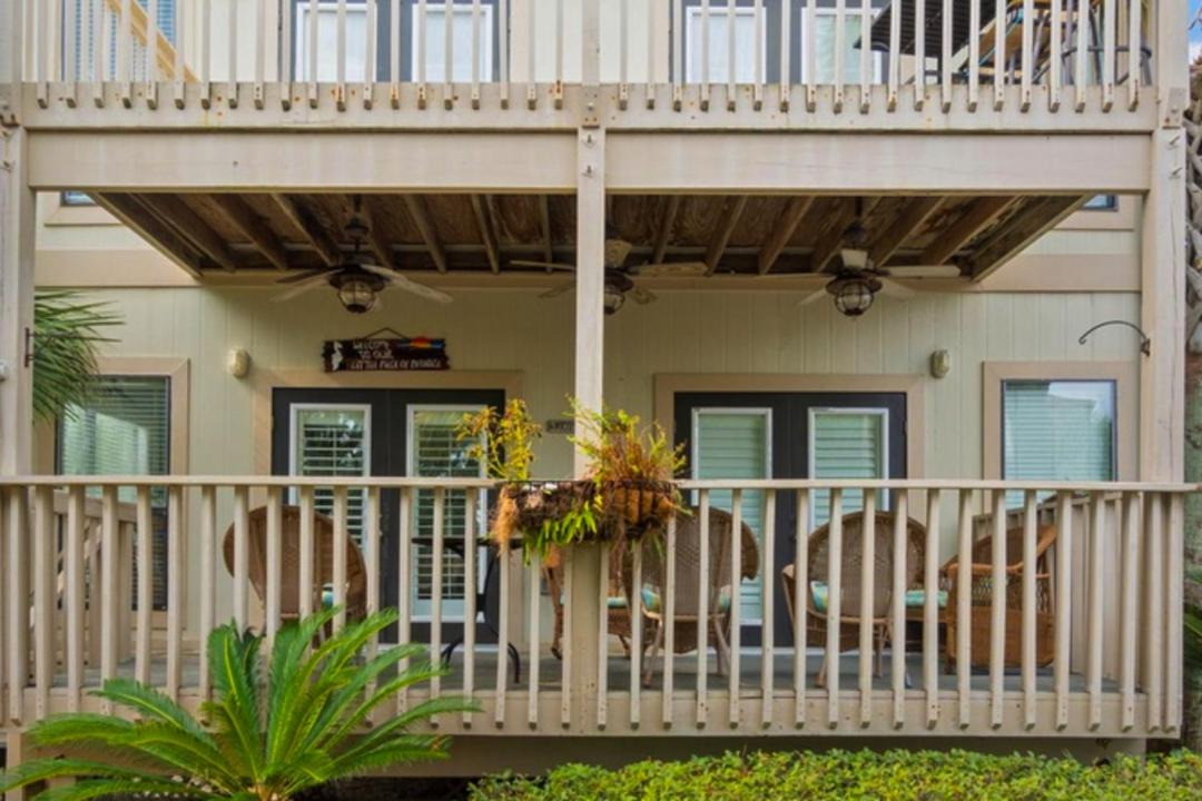 Photo of Patio Balcony in Ono Island
