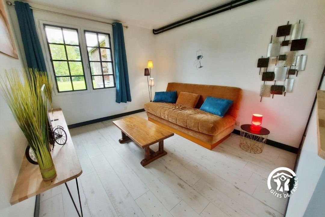 Photo of Livingroom in Saint-Jean-sur-Mayenne