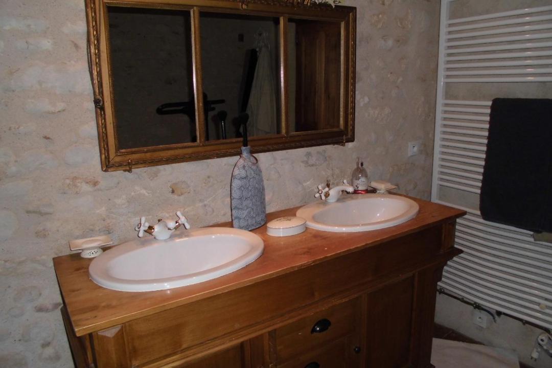 Photo of Bathroom in Meobecq