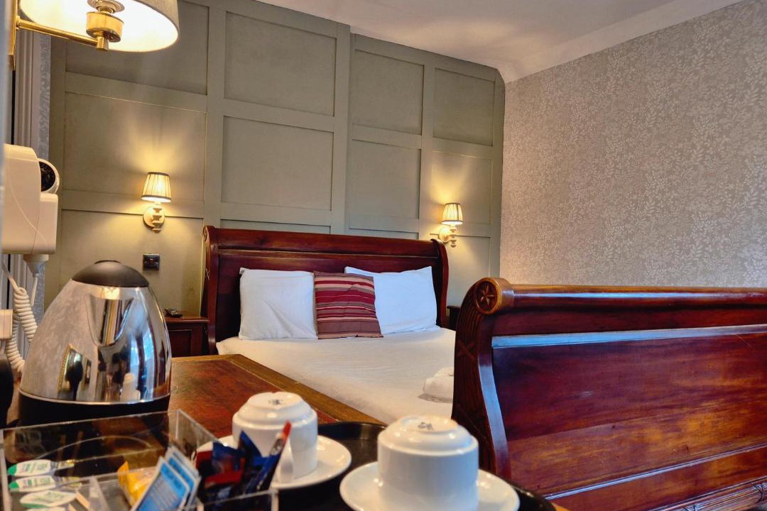 Photo of Others in Hindhead