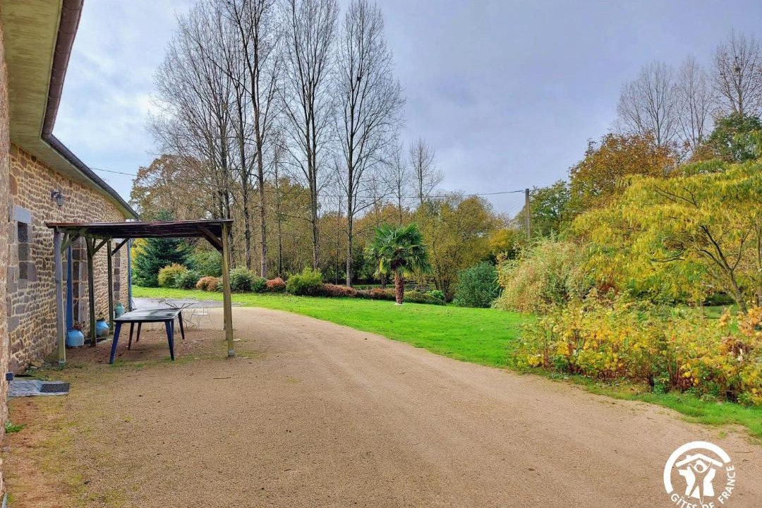 Photo of Others in Carelles