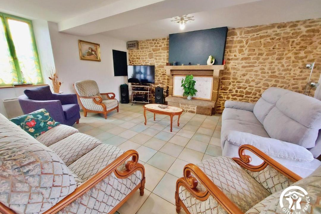 Photo of Others in Carelles