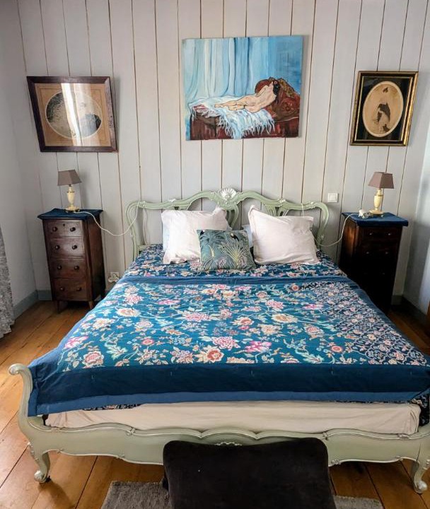 Photo of Others in Pons