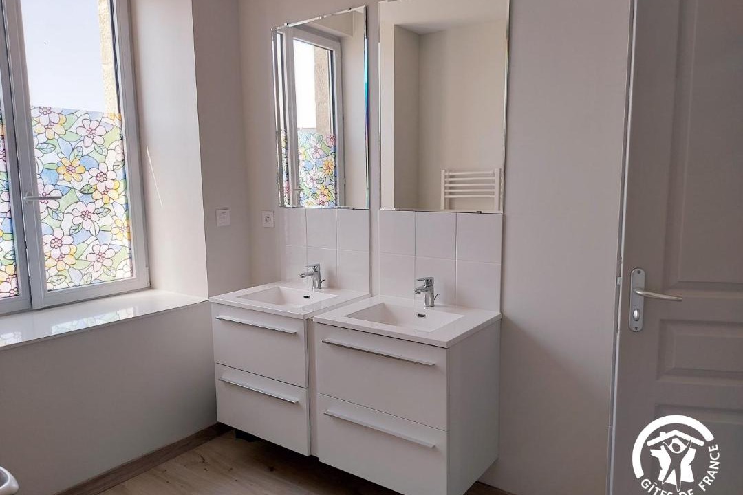 Photo of Bathroom in Saint-Aubin-du-Desert
