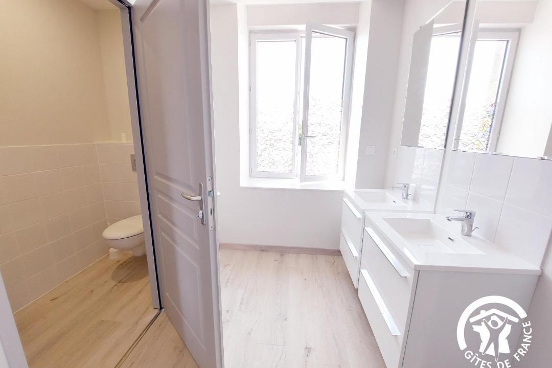 Photo of Bathroom in Saint-Aubin-du-Desert