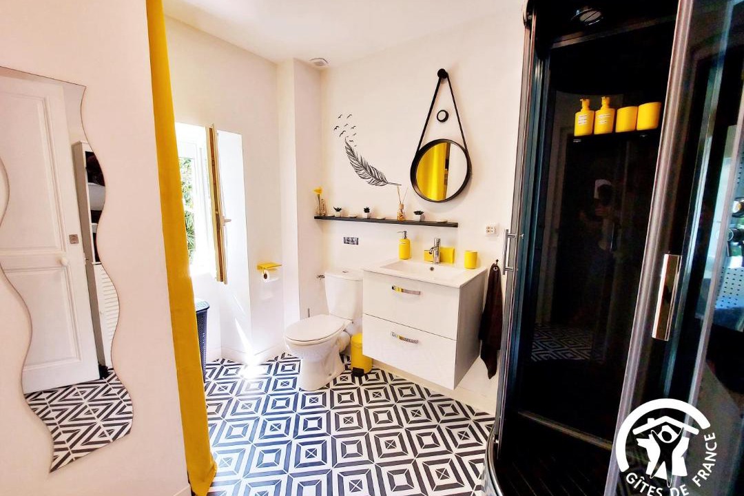 Photo of Bathroom in Andouille