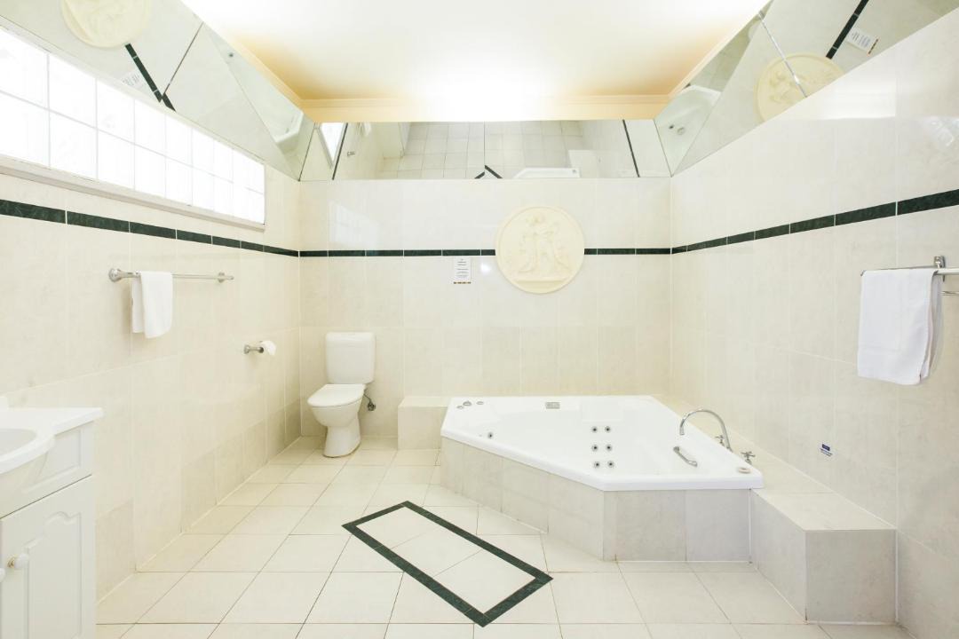 Photo of Others in Lake Hume Village