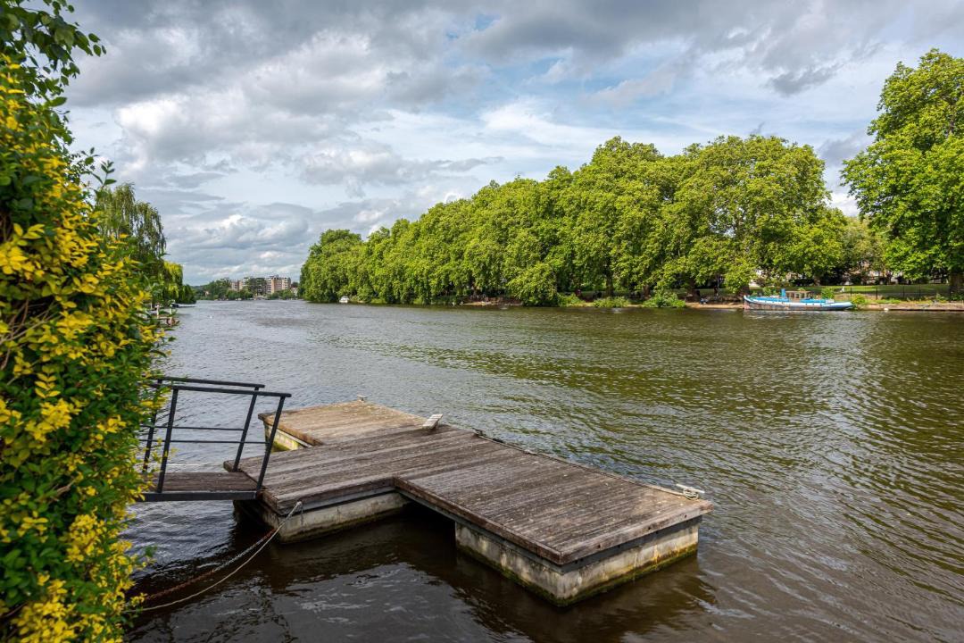 Photo of Others in Hampton Wick