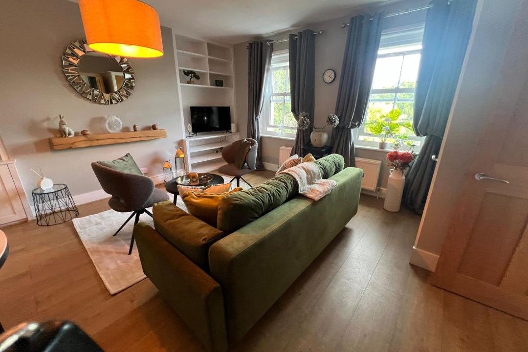 Photo of Others in Hampton Wick