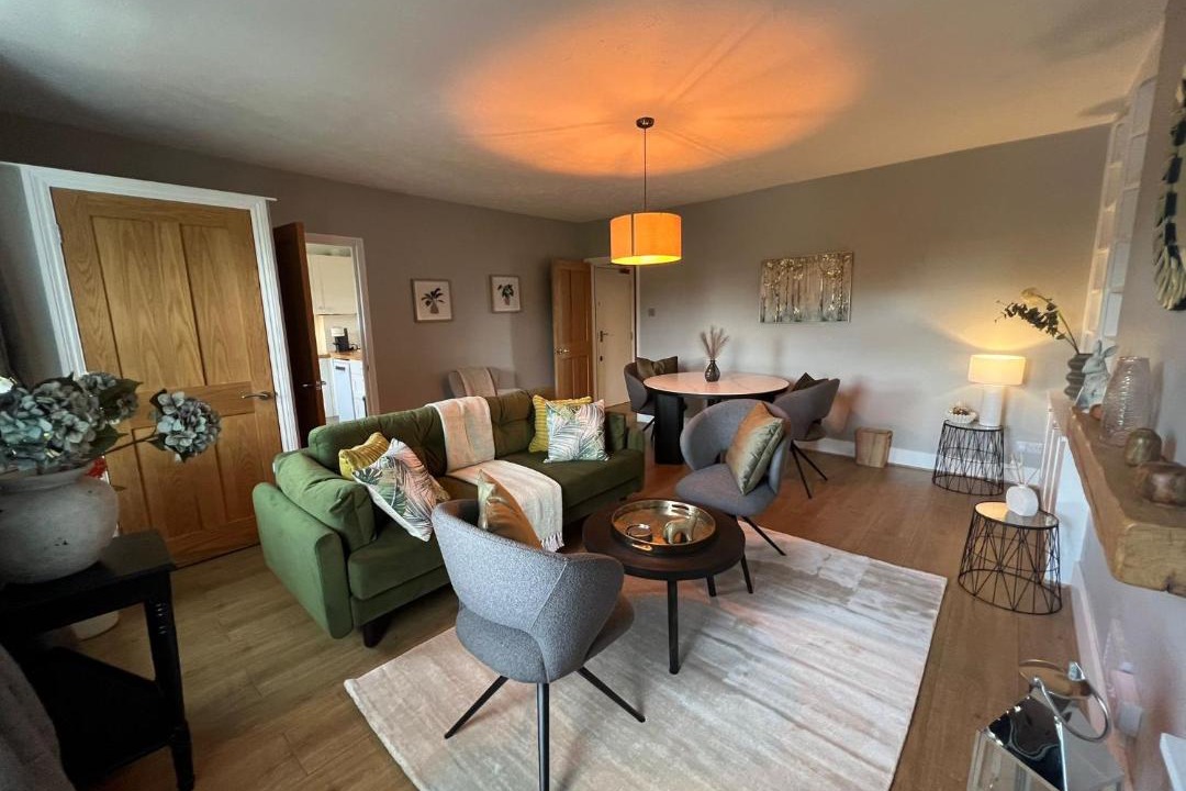 Photo of Livingroom in Hampton Wick