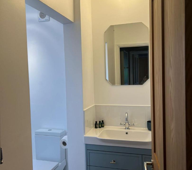 Photo of Others in Hampton Wick