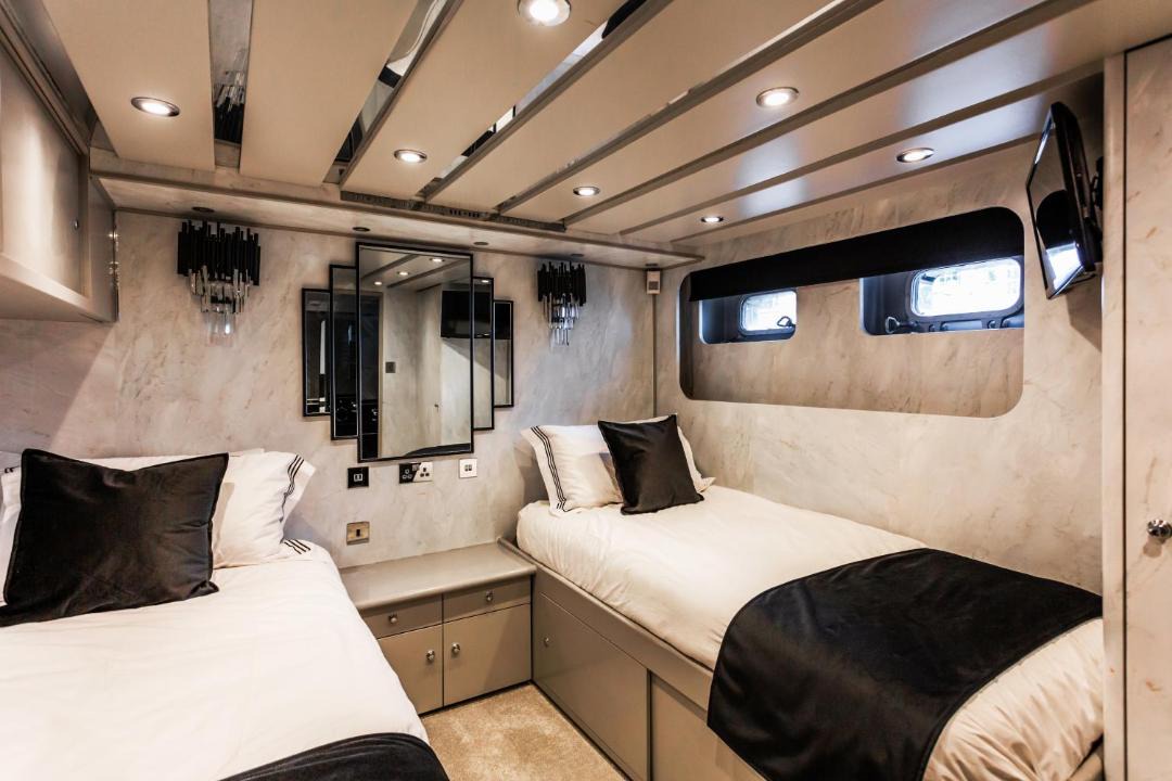 Photo of Others in Canary Wharf