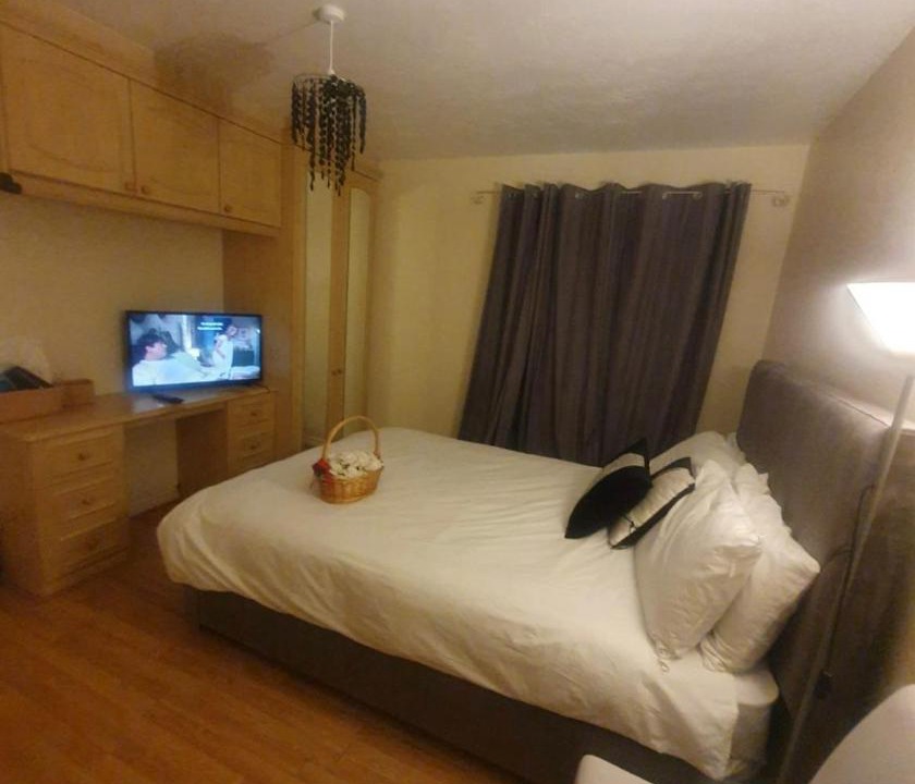 Photo of Others in Thames