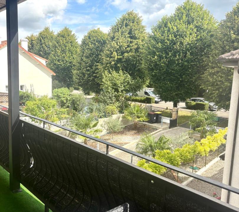 Photo of Patio Balcony in Le-Plessis-Trevise