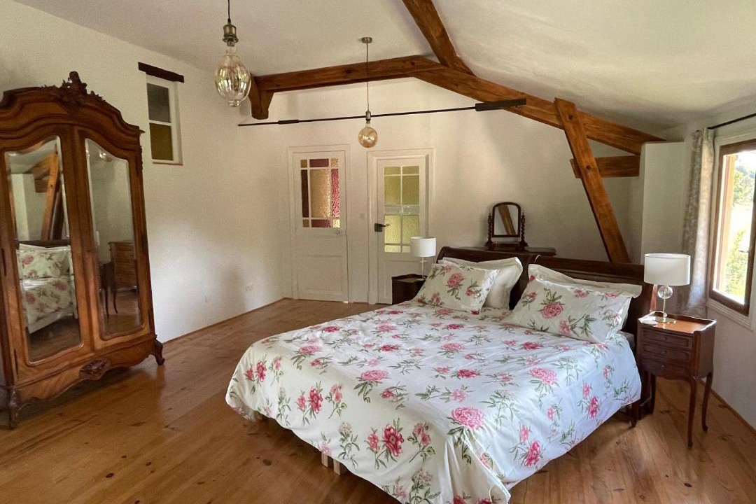 Photo of Bedroom in Samouillan