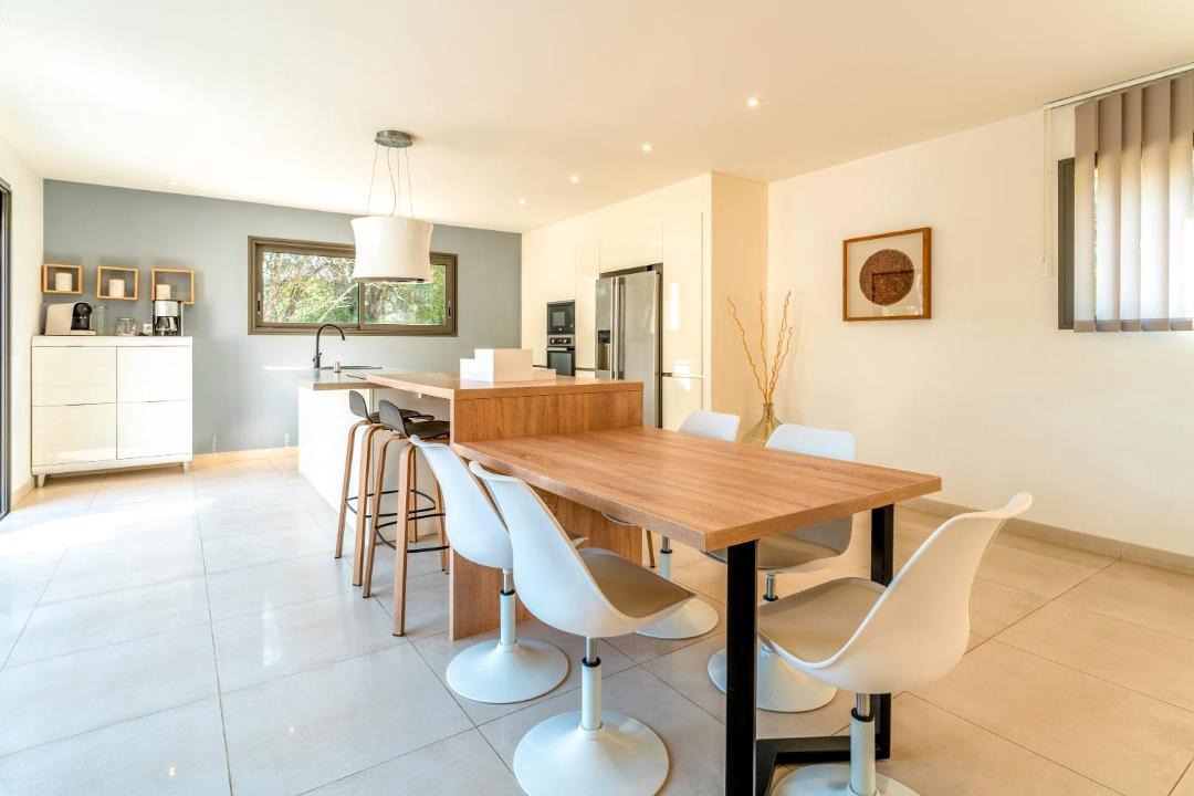 Photo of Others in Russan