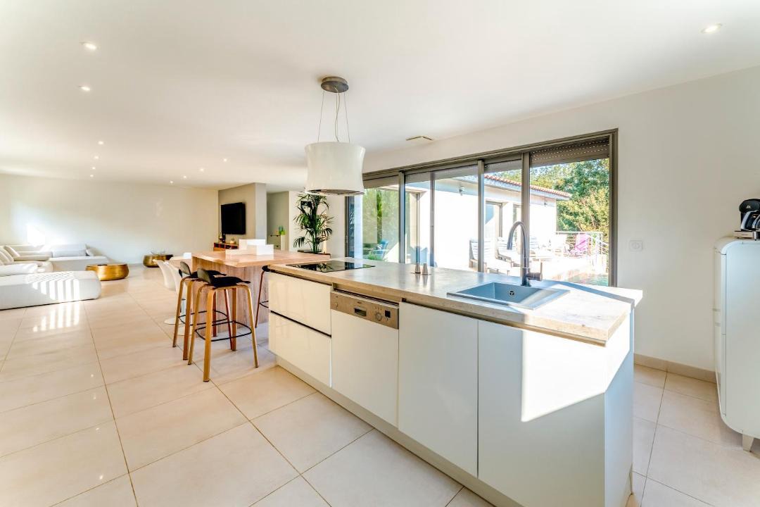 Photo of Others in Russan