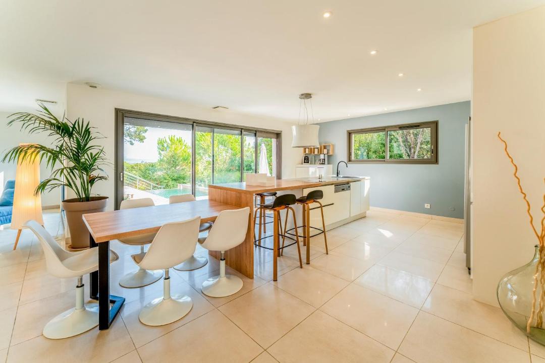 Photo of Others in Russan