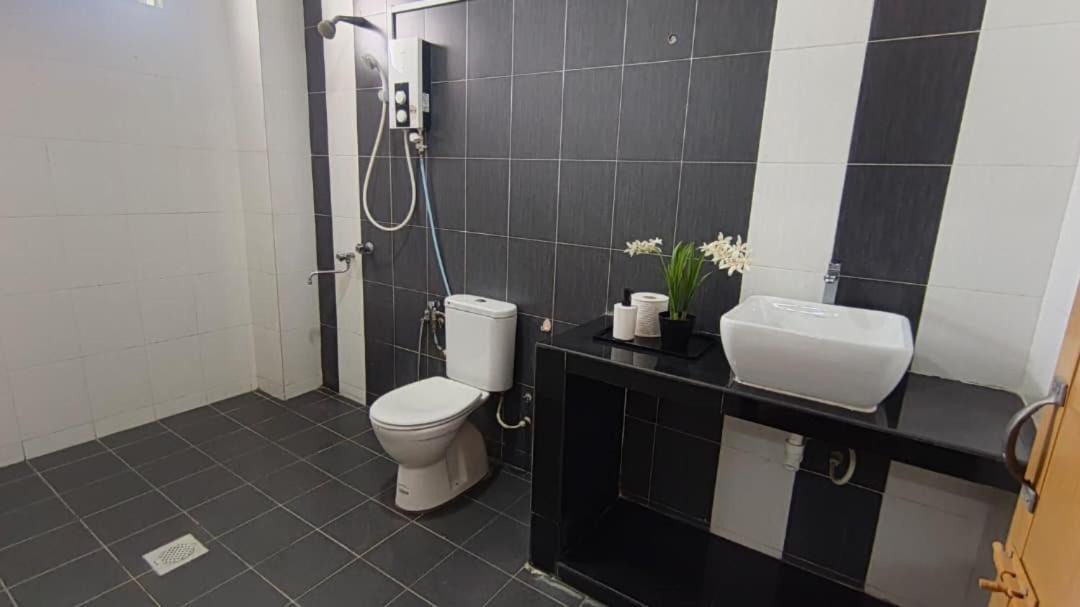 Photo of Bathroom in Kampung Merbau Patah