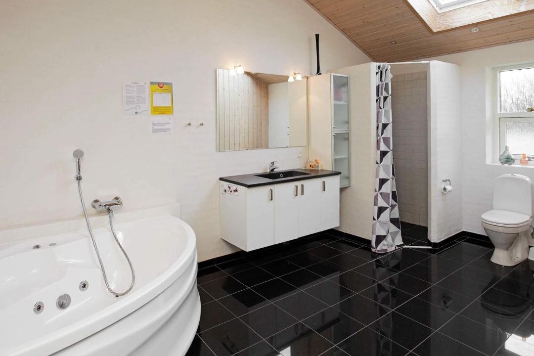 Photo of Bathroom in Jerup