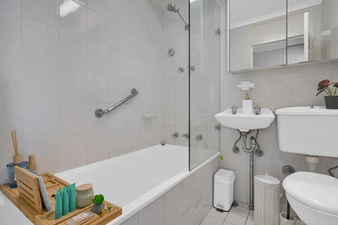 Photo of Others in McMahons Point