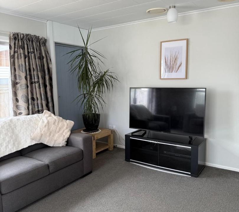 Photo of Others in Raglan