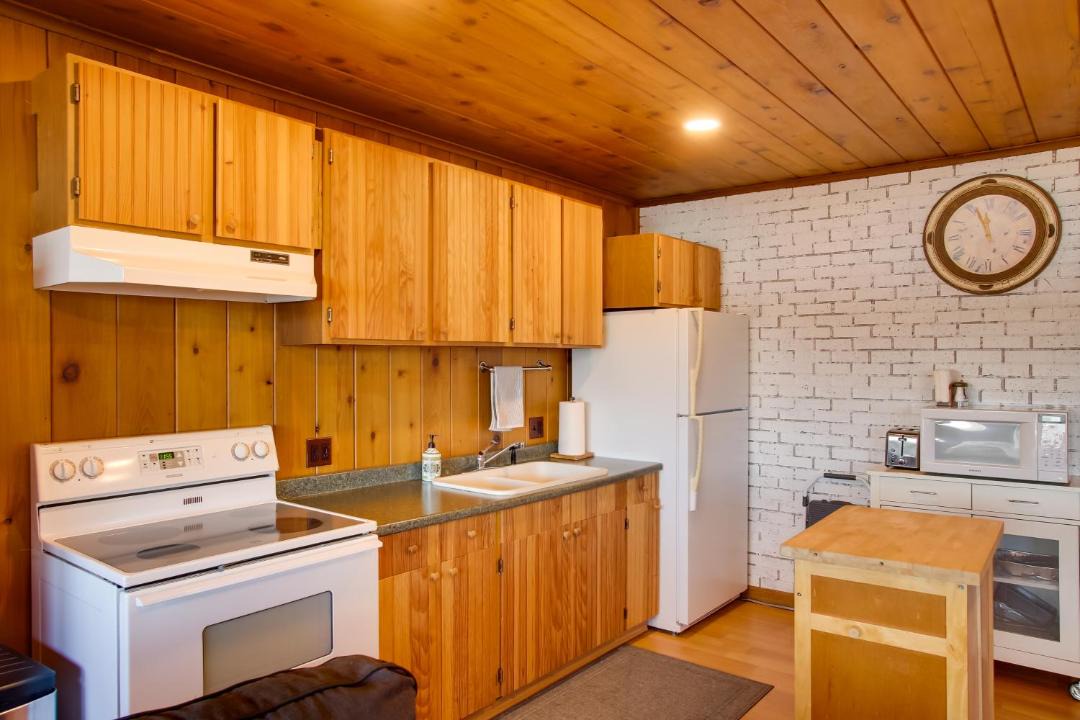 Photo of Others in Diamond Lake