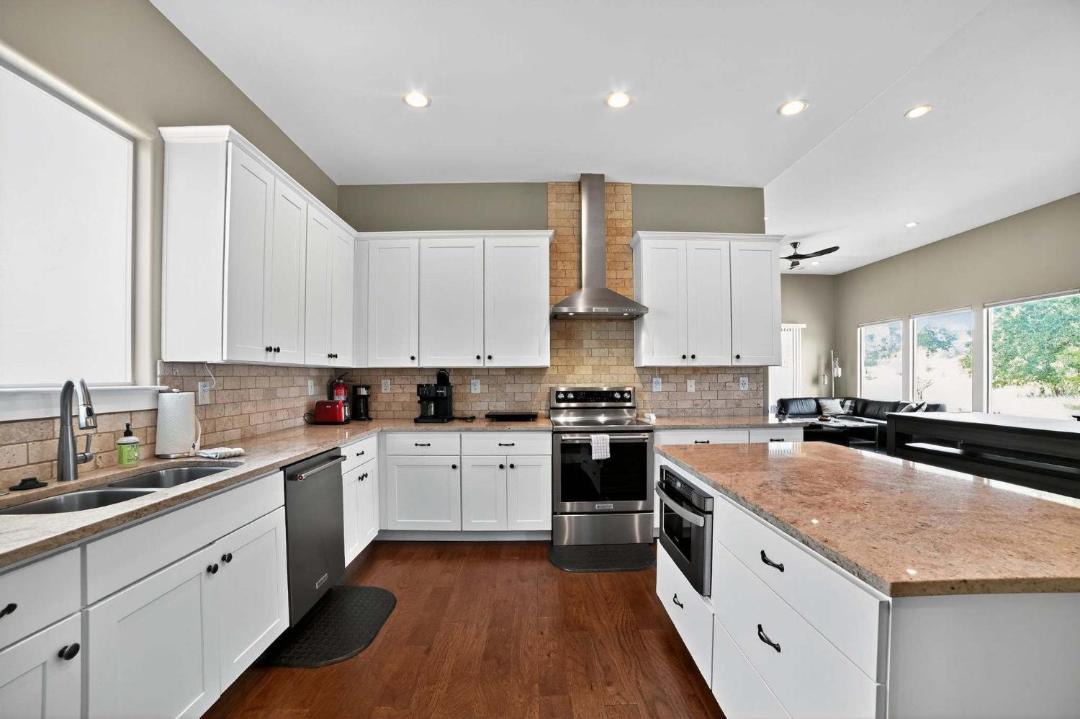 Photo of Kitchen in Horseshoe Bay West