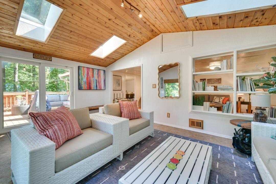 Photo of Others in East Olympia