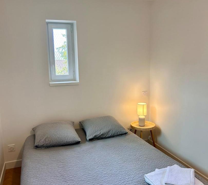 Photo of Bedroom in Pont-de-Veyle