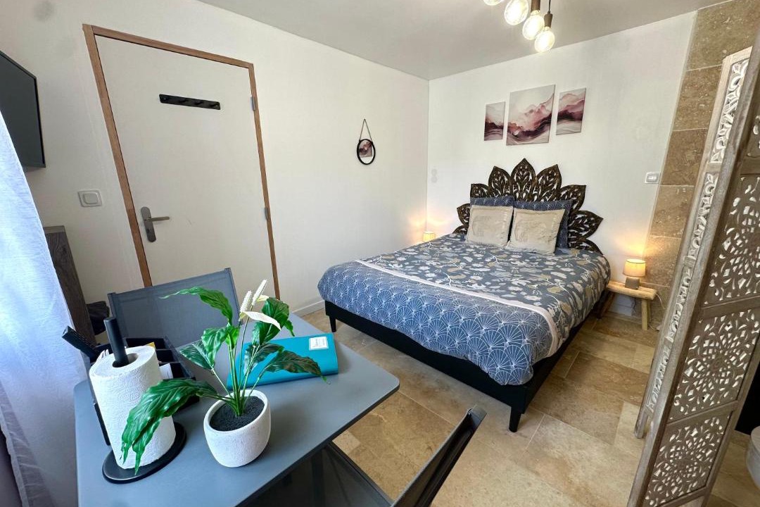 Photo of Bedroom in Saint-Laurent-d'Aigouze