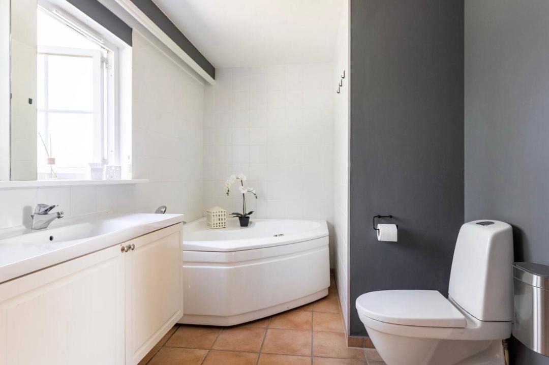 Photo of Bathroom in Holloselund
