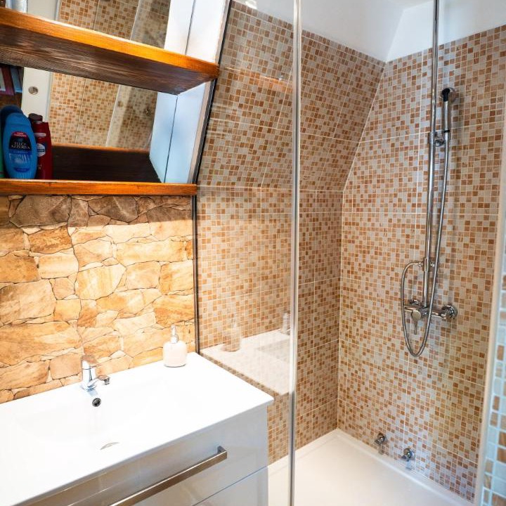 Photo of Bathroom in Lic