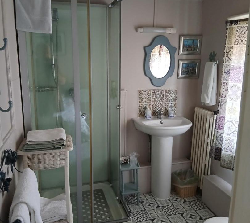 Photo of Others in LAbsie