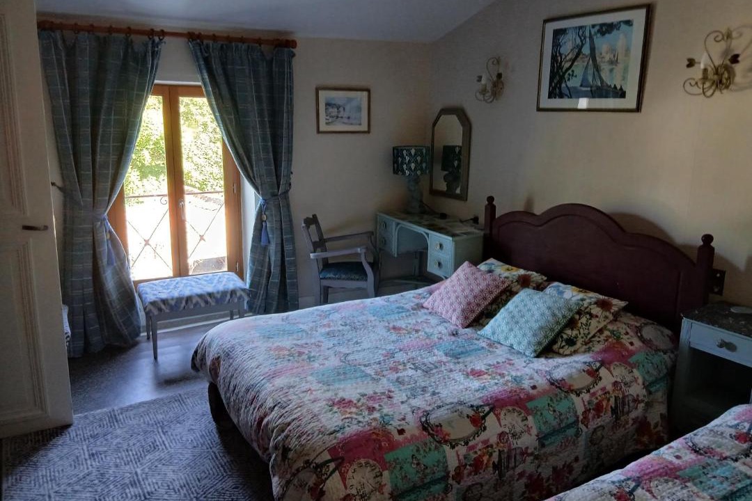 Photo of Others in LAbsie