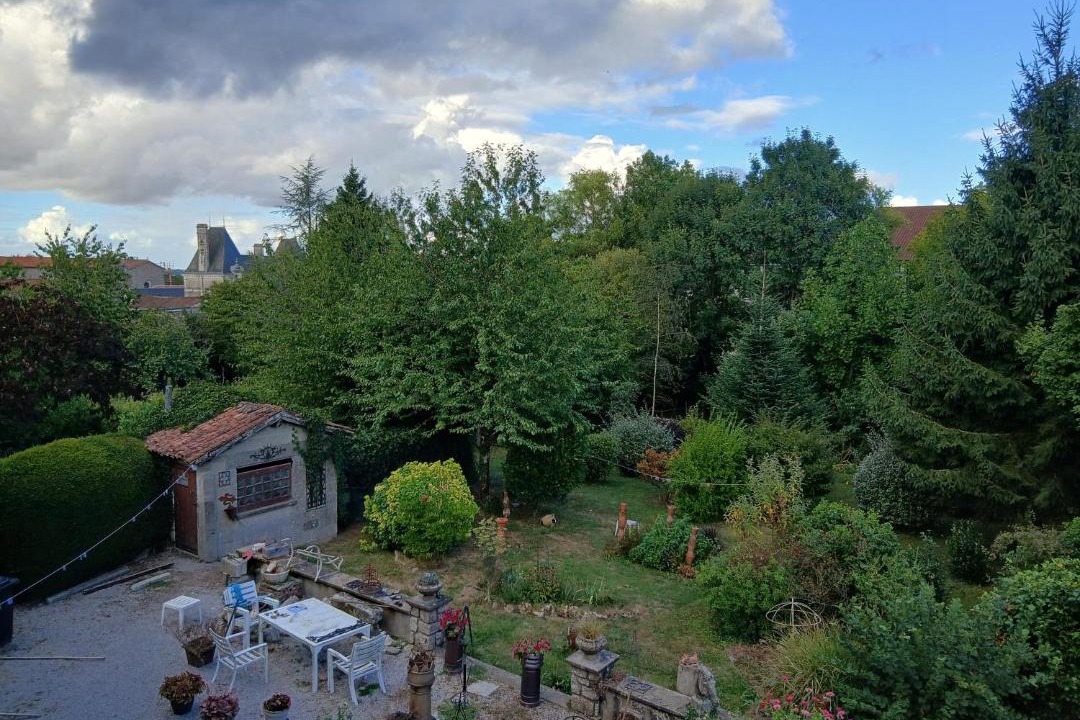 Photo of Others in LAbsie