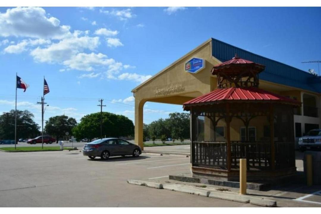 Photo of Others in Cuero