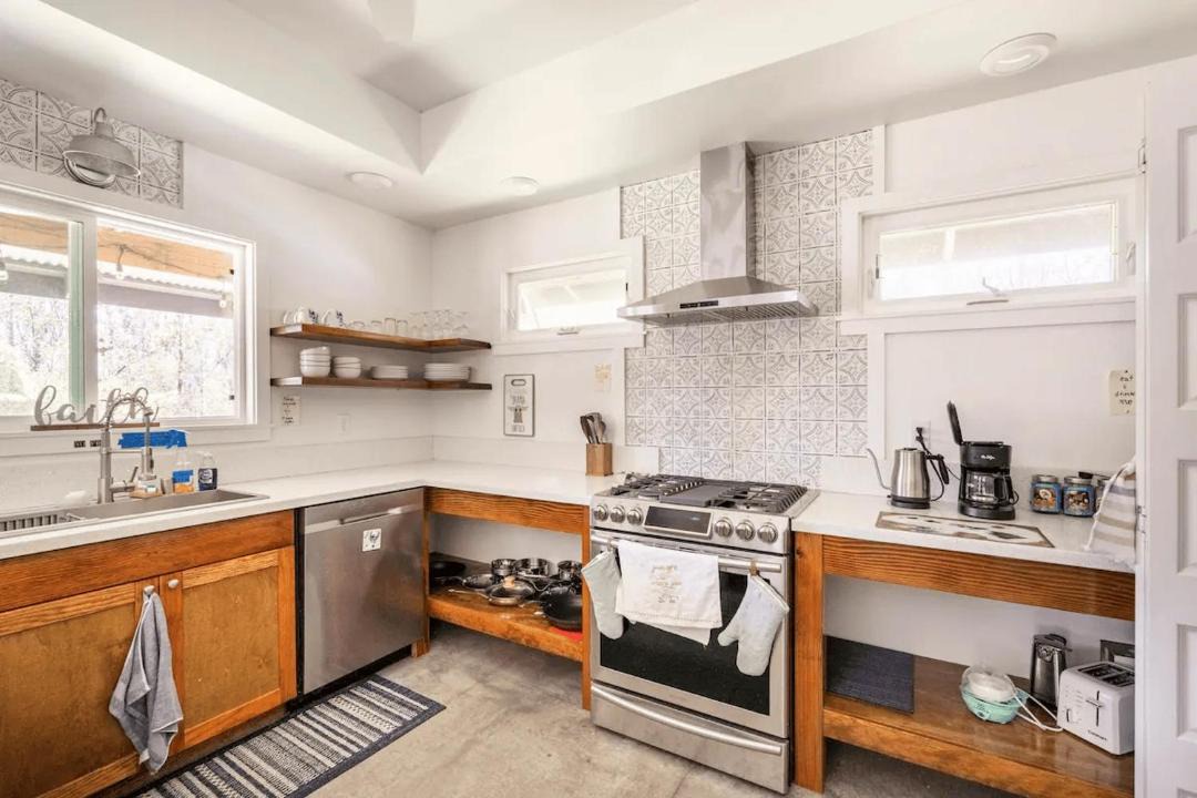 Photo of Kitchen in Royal Hawaiian Estates