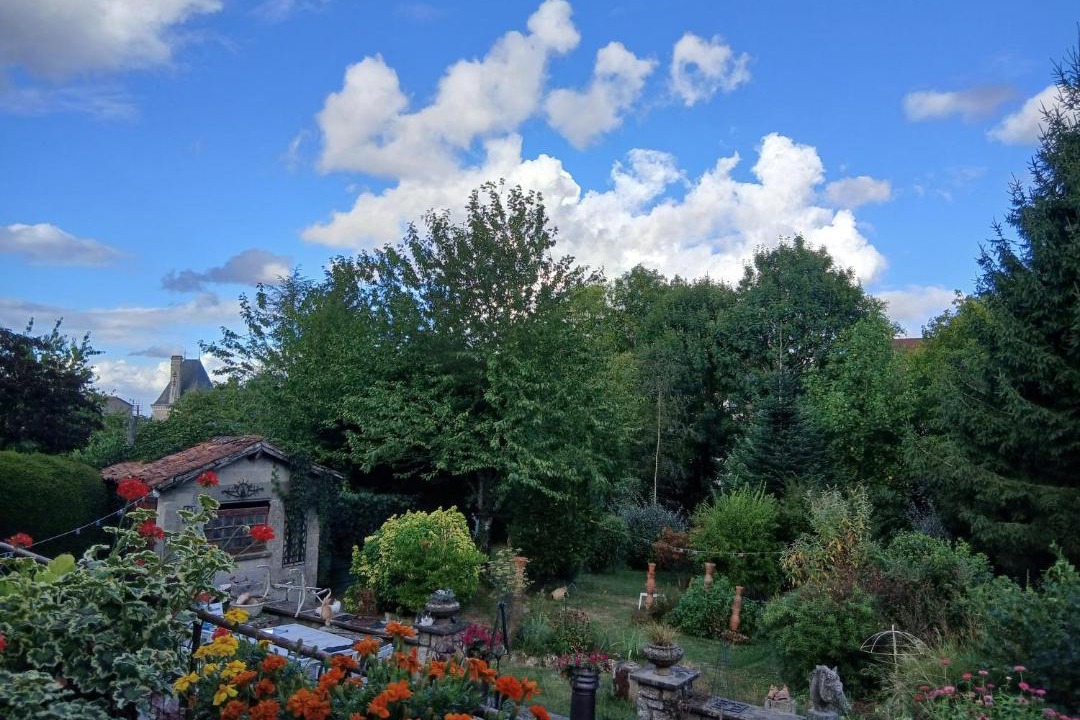 Photo of Others in LAbsie