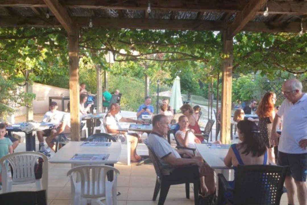 Photo of Others in Salles