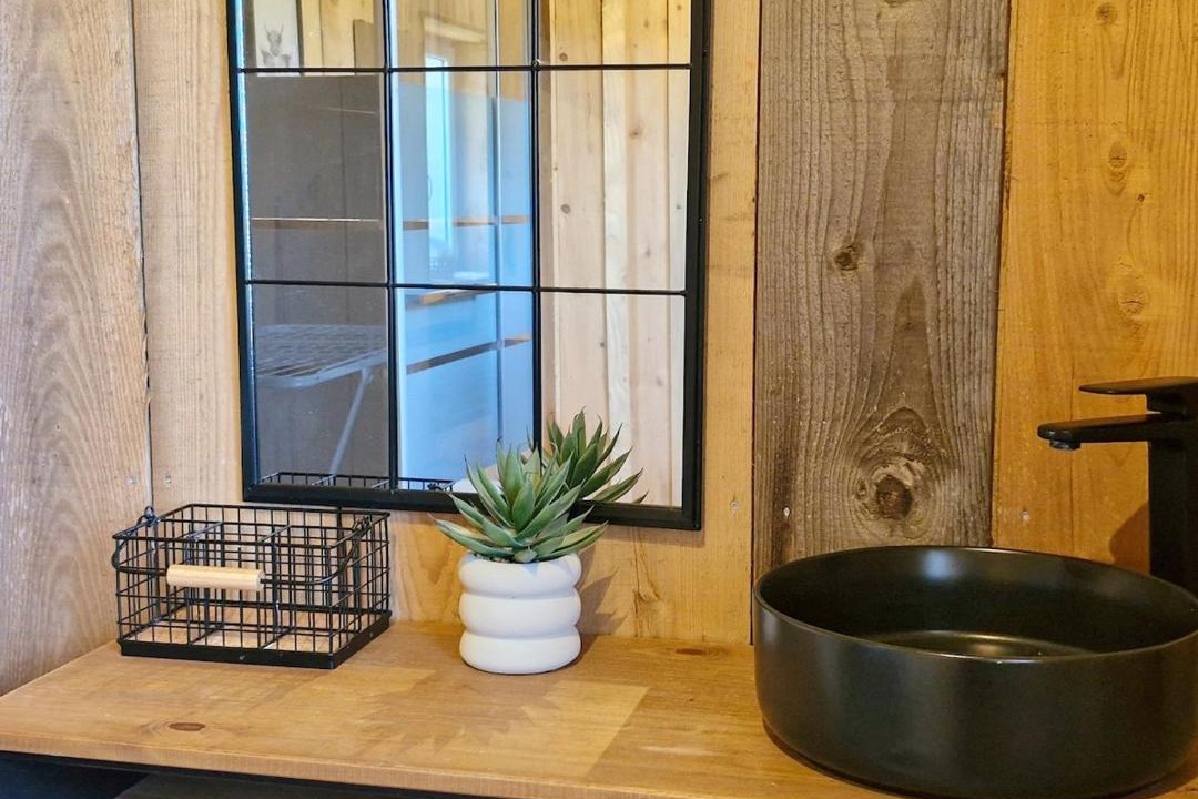 Photo of Others in Guny