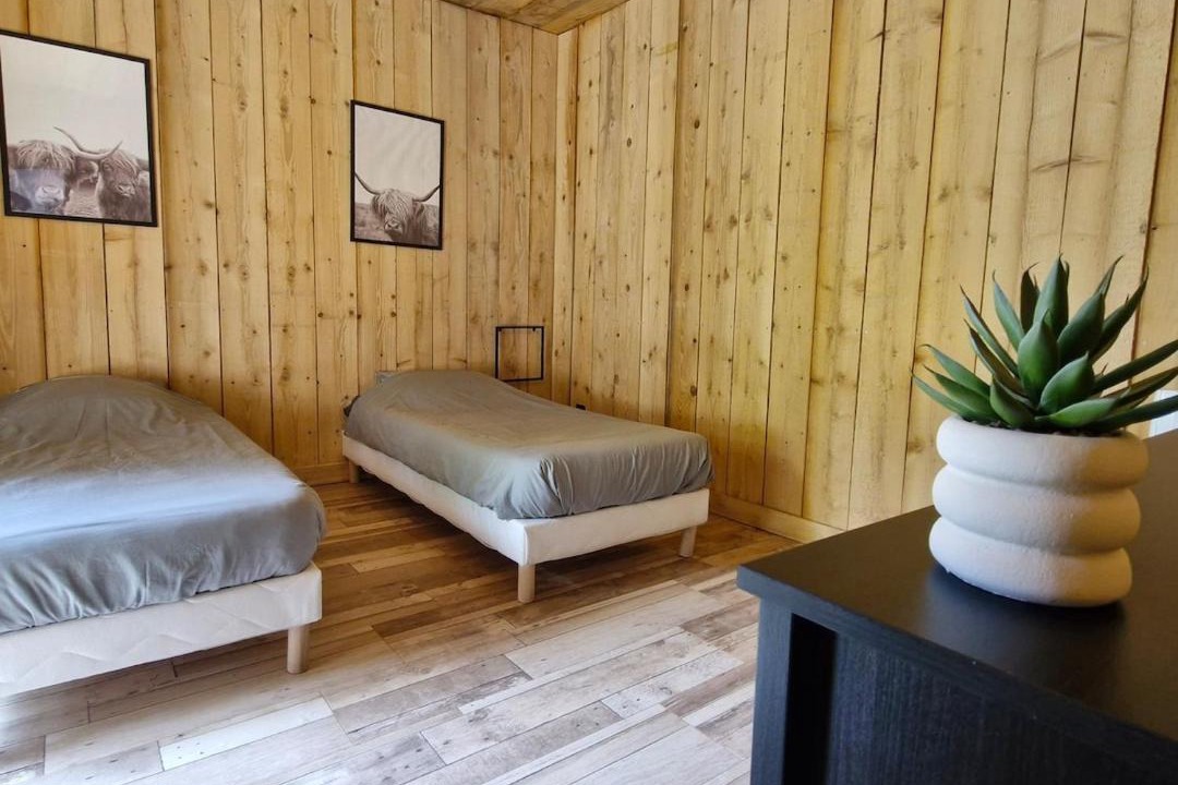 Photo of Others in Guny