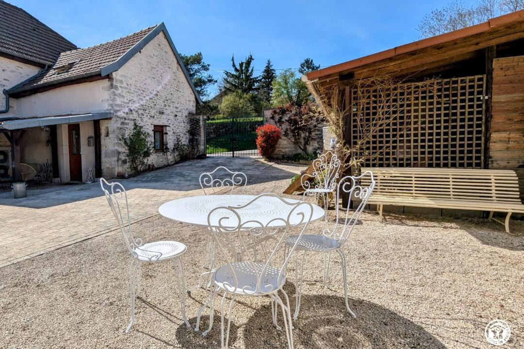 Photo of Others in Beze