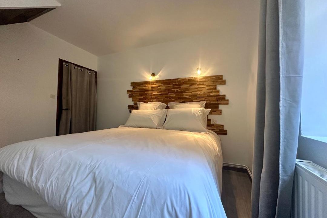 Photo of Bedroom in Molesme