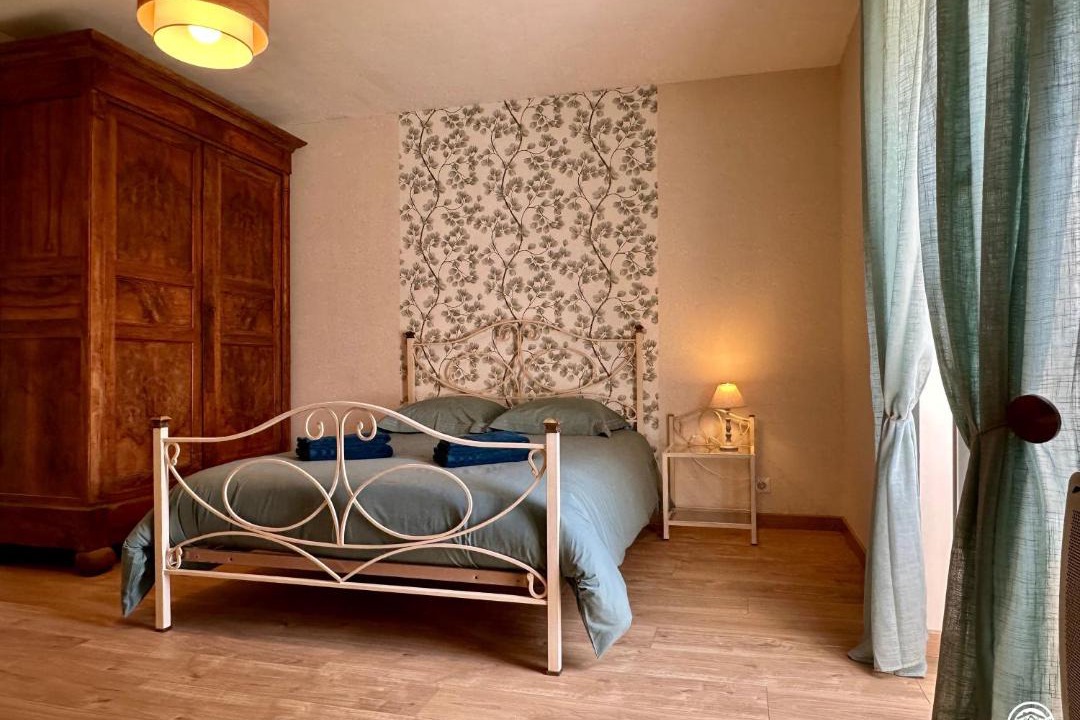 Photo of Bedroom in Leuglay