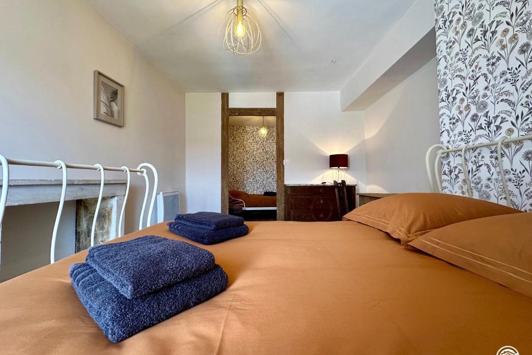Photo of Bedroom in Leuglay