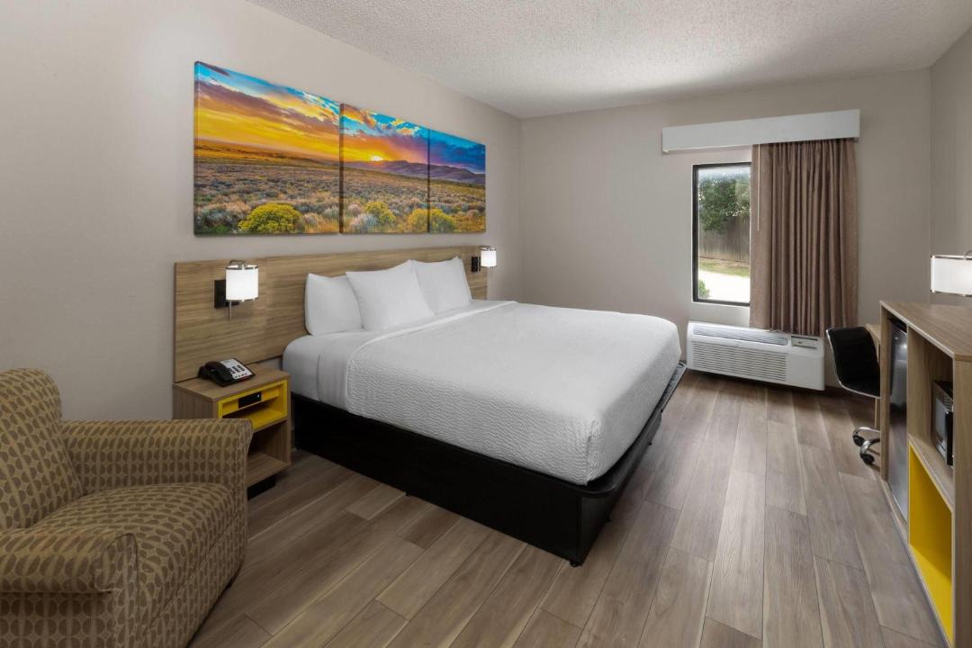 Photo of Bedroom in Tulsa
